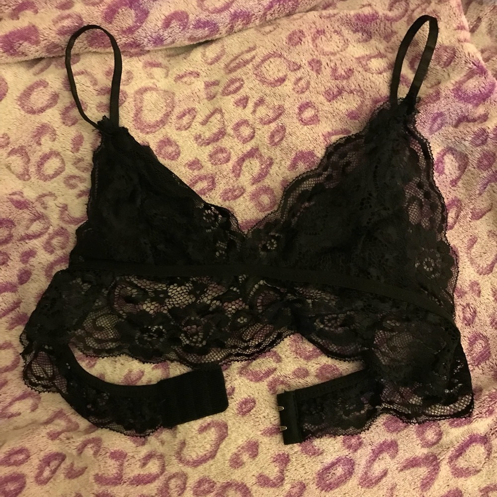 Black lace bra